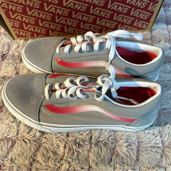 Vans Off The Wall Kids Sneakers
Size 5.5 - Picture 4 of 6